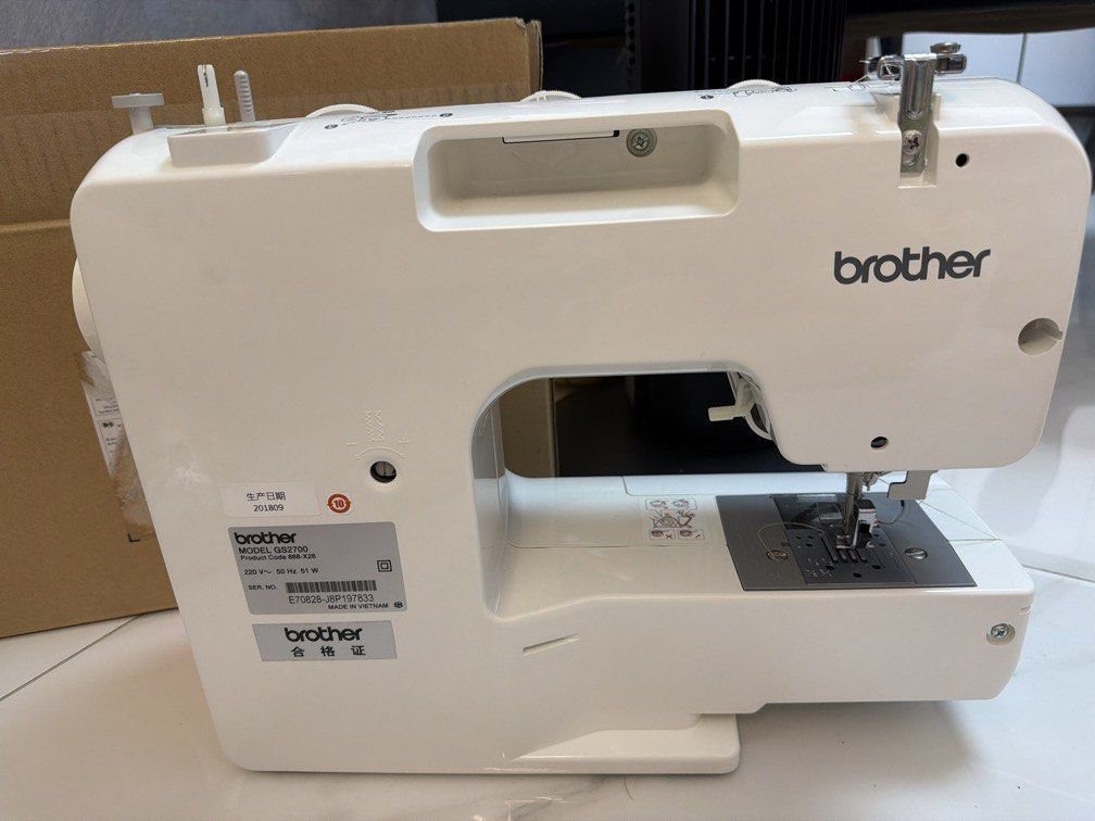 Brother 縫製車 （分類：家居改善及收納用品）位於 Hong Kong。 由 nicolahau 提交（商品編號 1465857165，圖片 3）。簡介： 買給家中長者用的縫製車，但已冇能力縫製，故全新出售。