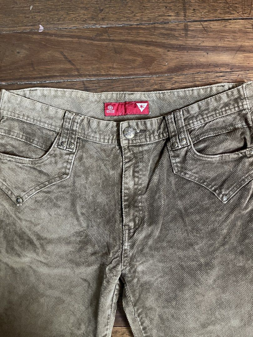 Brown Corduroy Pants (Category: Jeans) located in Quezon City. Submitted by latypeshyt (Listing ID 1465797235, Image 2). Description: Waist: 34 Length 39 Thigh: 10.5 Leg Opening: 8 .
