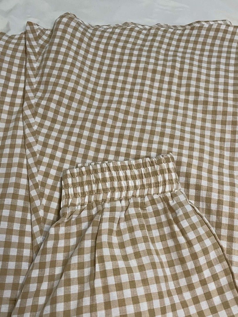 Brown Gingham Long Skirt (Category: Skirts) located in Binan City. Submitted by declutterbyjwy (Listing ID 1465949004, Image 3). Description: waist: 25-28 | length: 36" - drawstring is not adjustable - I'm 5'1 and hanggang ankle ko siya - It's brandnew, I just washed it and removed the hangtag. - no ww but I attached inspo.