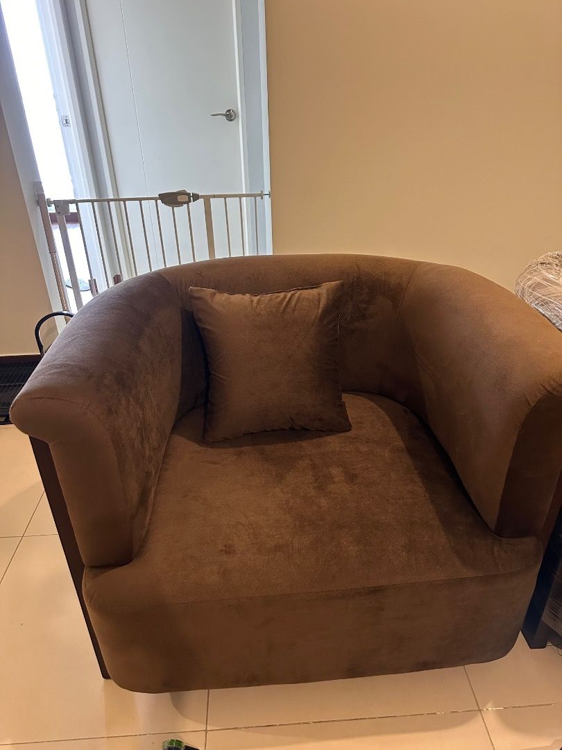 Brown accent chair (Category: Sofas) located in Caloocan City. Submitted by quickeagle.524e4d (Listing ID 1465768488, Image 2). Description: - Brown velvet armchair with soft, comfortable fabric - Brand new! Just got it and it’s way too bit for my space - Selling 2 for 18.5k - I’m also selling a couch for 3 only 48k - Features a stylish curved backrest and a thick seat cushion - Sturdy deep espresso wooden legs - Includes a matching square accent