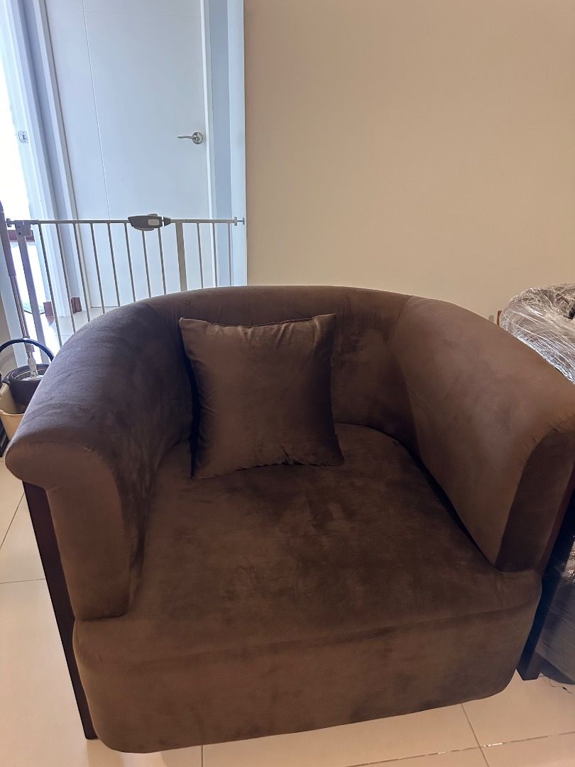 Brown accent chair (Category: Sofas) located in Caloocan City. Submitted by quickeagle.524e4d (Listing ID 1465768488, Image 1). Description: - Brown velvet armchair with soft, comfortable fabric - Brand new! Just got it and it’s way too bit for my space - Selling 2 for 18.5k - I’m also selling a couch for 3 only 48k - Features a stylish curved backrest and a thick seat cushion - Sturdy deep espresso wooden legs - Includes a matching square accent