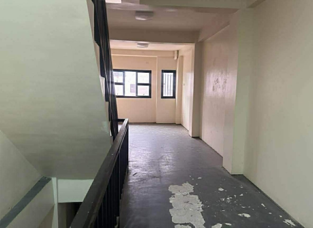 (Category: ) located in . Submitted by areamanila (Listing ID 1465907722, Image 1). Description: .