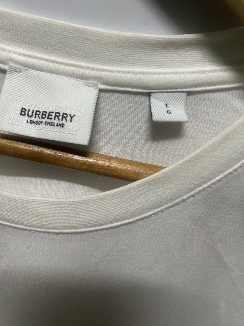 Burberry (Category: Tshirts & Polo Shirts ) located in Taytay. Submitted by dariusballesteros (Listing ID 1465827947, Image 3). Description: Large 23x29 No issue.
