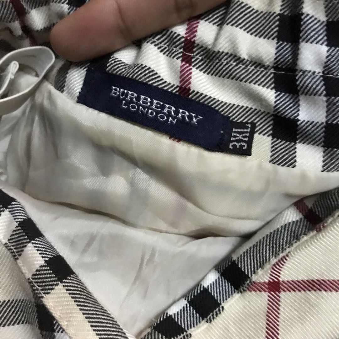 Burberry Skirt (Category: Babies & Kids Fashion) located in Angeles City. Submitted by bashthriftstuff123 (Listing ID 1465787418, Image 2). Description: Burberry Skirt Waist 22-23 Length 13 Verygood condi 185 + sf .