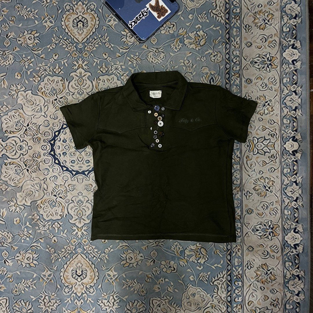 button up tee (Category: Shirts) located in Kota Tinggi. Submitted by beeen1 (Listing ID 1465861928, Image 1). Description: preferably for women.