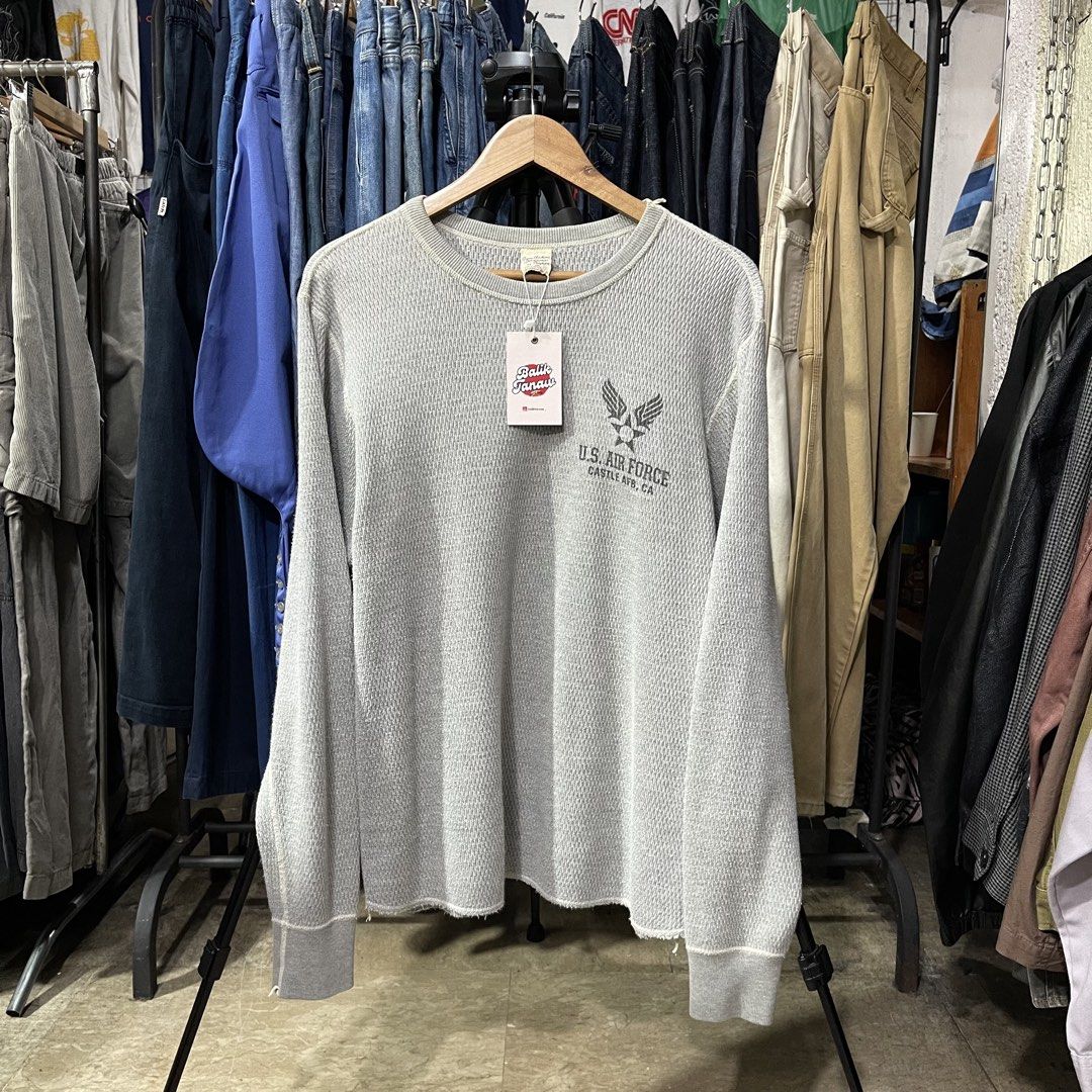 Buzz Rickson USAF L/S Thermal (Category: Tshirts & Polo Shirts ) located in Baguio. Submitted by toasted.tocino (Listing ID 1465895717, Image 2). Description: Buzz Rickson USAF L/S Thermal Tagged Medium Pit to pit: 21” Length: 27.5” Shoulder: 19.5” Sleeve: 27” *For reference, i’m 5’8” tall, 76kg Condition: great!.