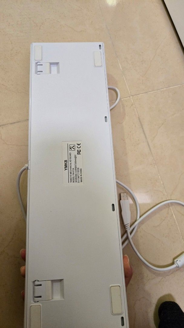 有線機械鍵盤usb cable hot swappable mechanical keyboard （分類：電腦鍵盤及相關產品）位於 Hong Kong。 由 ltche 提交（商品編號 1465907485，圖片 3）。簡介： usb 即插即用 包鍵帽包軸 (linear 靜音軸 唔記得用邊隻) 正常功能 坑口交收/SF到付 Cable connect to use includes all switches and keycaps (forgot what switch its linear and silent one) Normal functions Hang Hau trade or SF delivery (shipping fee not included)。