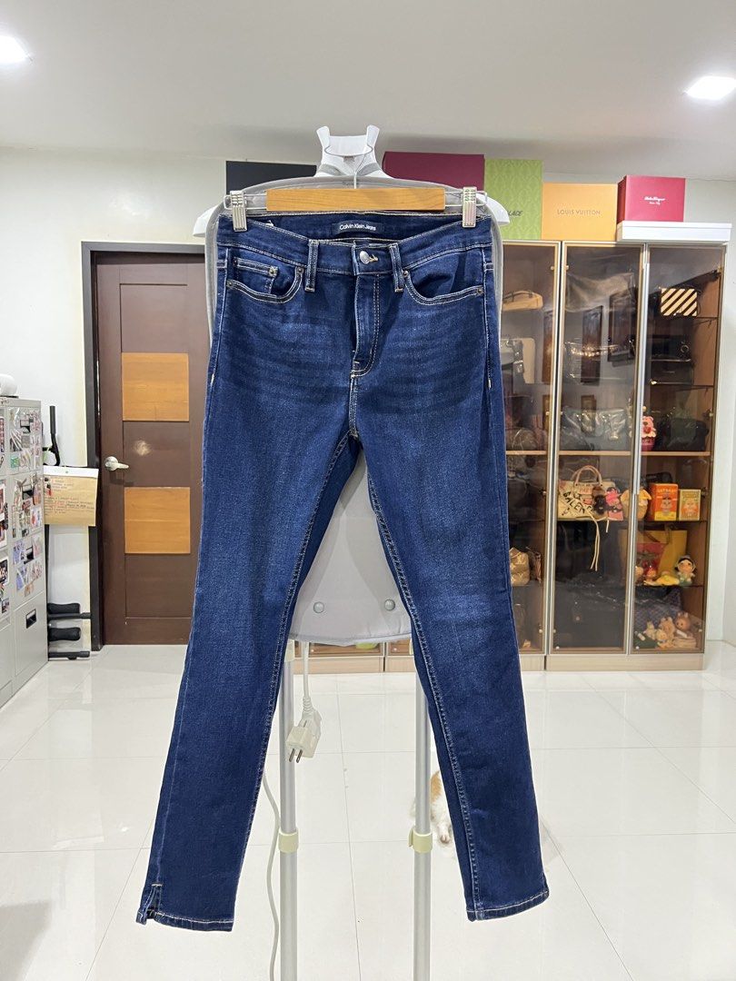 Calvin Klein Jeans Denim Pants Size 28 (Category: Jeans) located in Manila. Submitted by imprincessg888 (Listing ID 1465859324, Image 2). Description: - Brand: Calvin Klein - Size: 6P / 28 - Color: Dark blue with classic denim wash and contrast stitching - Features: Five-pocket styling, zip fly with button closure - Origin: Made in Egypt - Condition: Great everyday staple, versatile and easy to match.