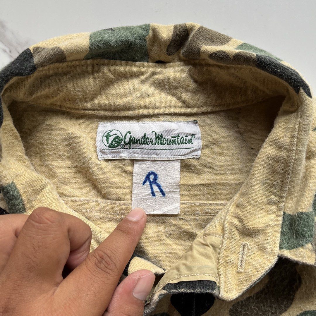 Camouflage (Category: Coats, Jackets and Outerwear) located in Lucena. Submitted by RAGGGGSSSS (Listing ID 1465889528, Image 3). Description: Vintage Black Duck Camo Wool Flannel Fits XL 30x25 Verygood Condition No major issue Need wash only 600.