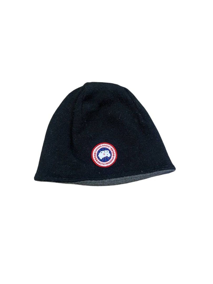 Canada Goose Arctic Program Beanie Black (Category: Caps & Hats) located in Manila. Submitted by lovelypreloved1497 (Listing ID 1465892095, Image 2). Description: - Authentic Canada Goose winter beanie in black - Features iconic Arctic Program logo patch and Holt Renfrew store tag - Warm wool blend material with ribbed texture throughout - free when you buy 3000, worth of items Selling my personal preloved items from Canada! 🇨🇦 super high quali