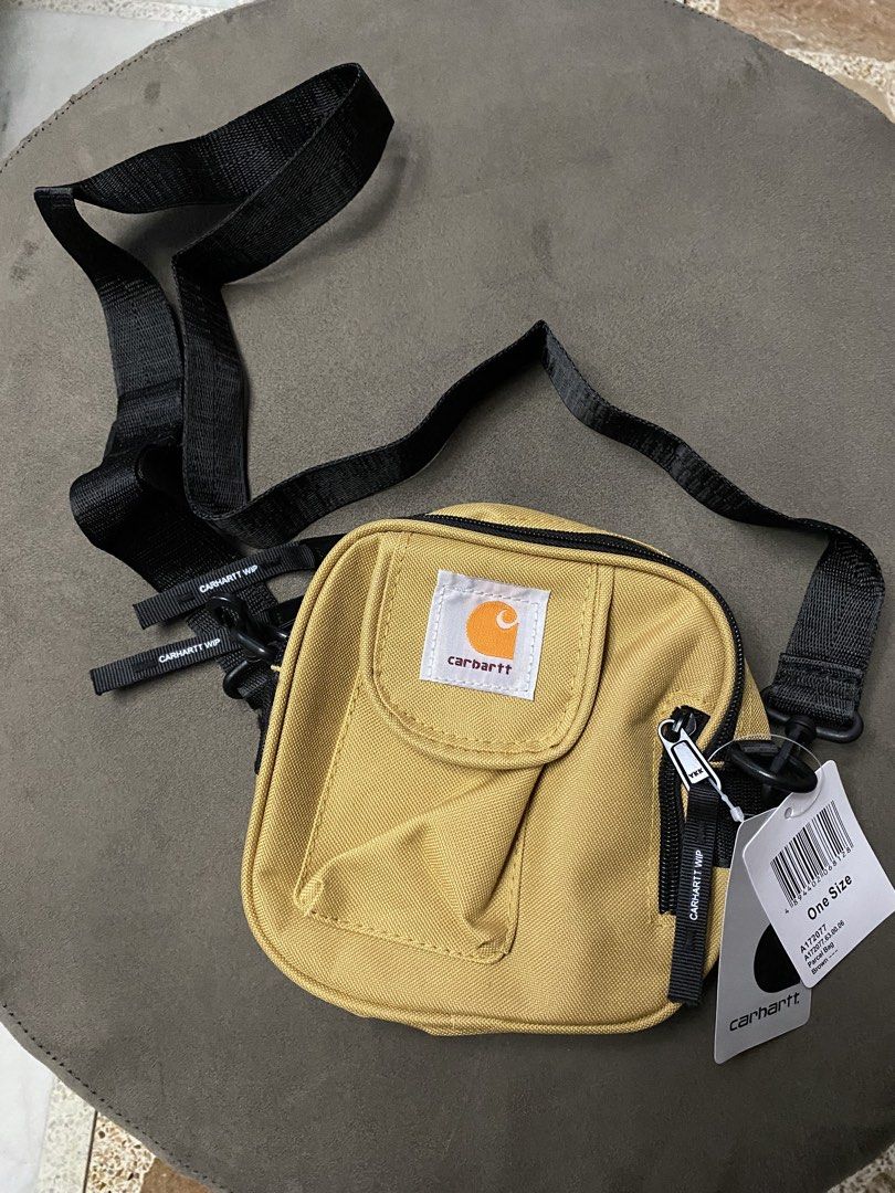 CARHARTT SLING BAG (Category: Sling Bags) located in Manila. Submitted by eastcollectives (Listing ID 1465777553, Image 1). Description: .