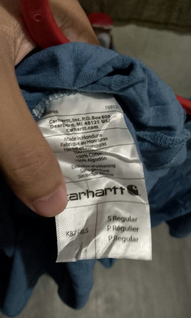 Carhartt T shirt (Category: Activewear) located in Manila. Submitted by thriftni_theo (Listing ID 1465882235, Image 2). Description: .
