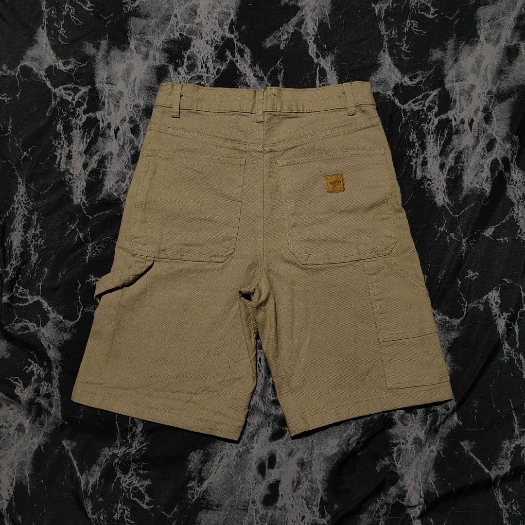 Bershka Double Knee Carpenter Jorts (Category: Shorts) located in Taguig. Submitted by mr.gbh (Listing ID 1465933480, Image 1). Description: Bershka Double Knee Carpenter Jorts Size: 30 L-21.5/H-10 Excellent Condition Php,499.