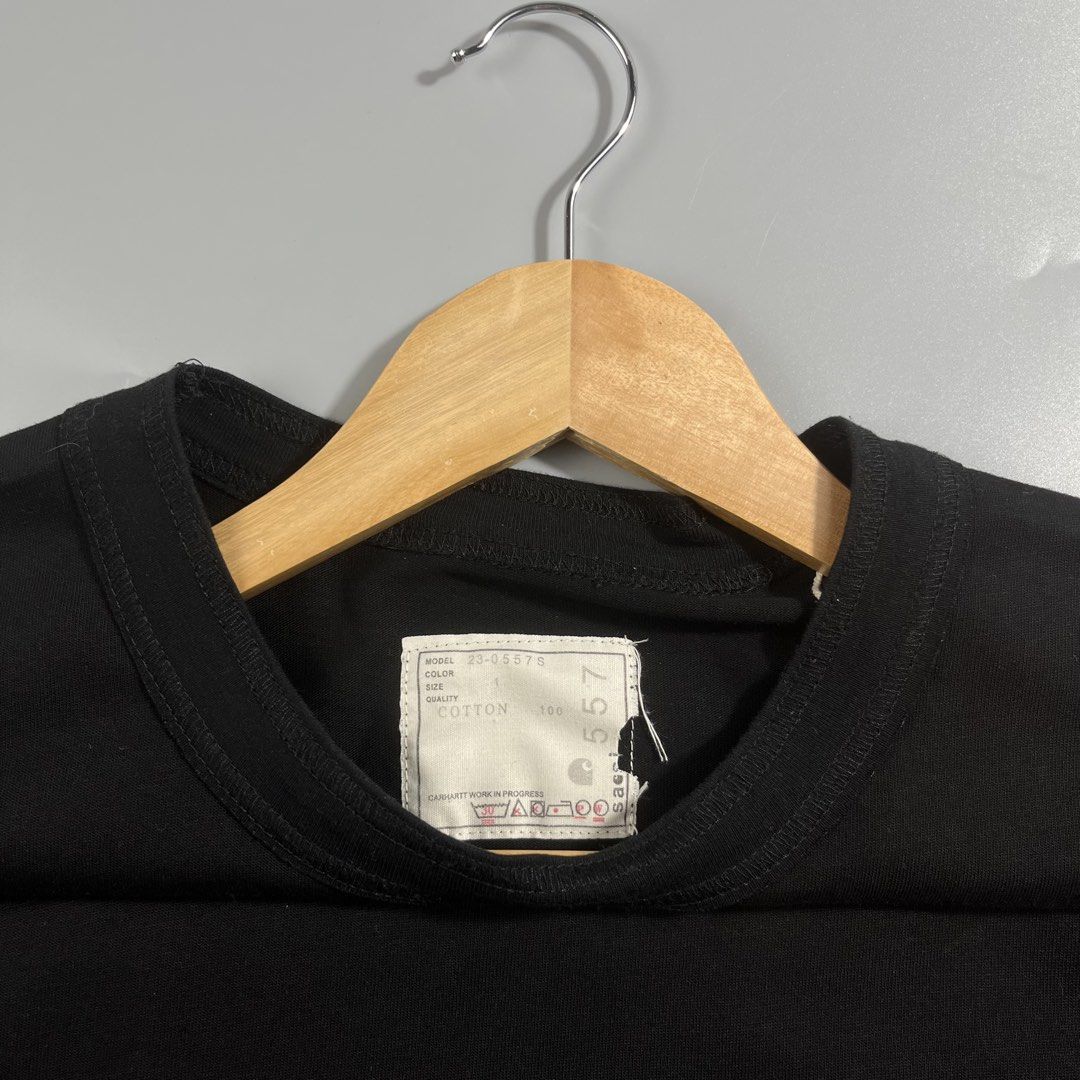 Carhartt x Sacai Pocket Tee (Category: Activewear) located in Los Banos. Submitted by 4030.archives. (Listing ID 1465796378, Image 3). Description: Carhartt x Sacai Pocket Tee 2500 Pesos Size 1 Length : 28 inches Width : 20.5 inches Excellent Condition .