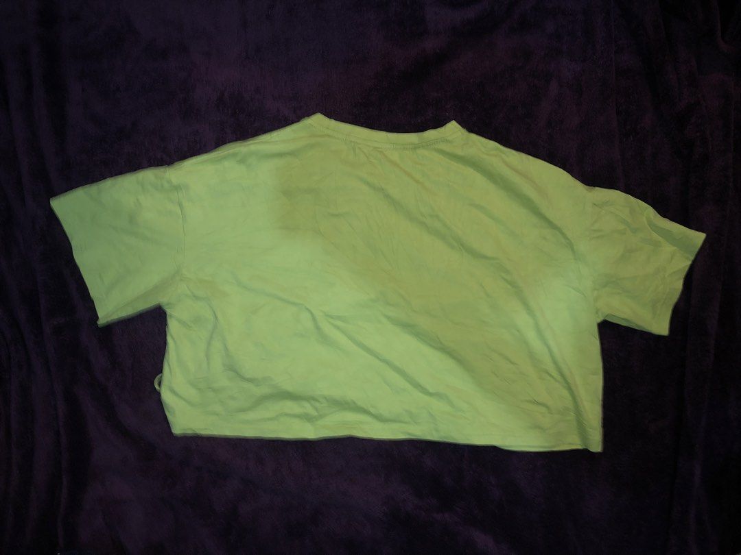 Casual Cropped Tie-Front Tee Size Medium to Large (Category: Others Tops) located in Calamba. Submitted by kiyanc3 (Listing ID 1465932864, Image 2). Description: No Issue - Ruched Size Detail - Medium to Large ( Can fit XL ) ! Color may vary due to lighting !.