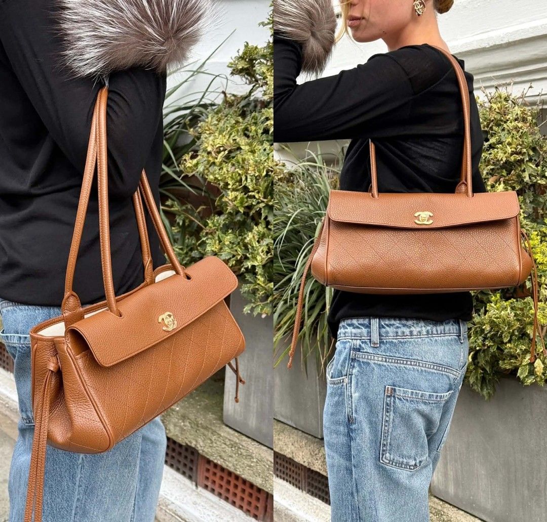 CC Essentials (Category: Shoulder Bags) located in Quezon City. Submitted by luxxechic (Listing ID 1465788379, Image 2). Description: with microchip code pure leather good as new no issue avtual photo posted japan preloved mop: gcash.