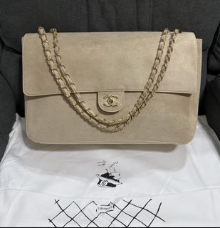 (Category: ) located in . Submitted by chic.bags (Listing ID 1465799723, Image 1). Description: .