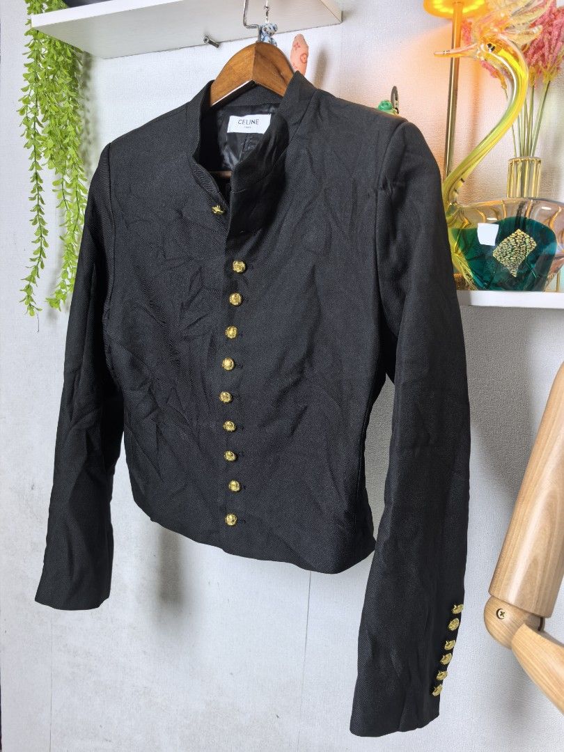 Celine blazer nitted black monogam (Category: Luxury Apparel) located in Baguio. Submitted by ashzachary (Listing ID 1465912708, Image 2). Description: Celine blazer /tweed Condition :Excellent condition Color rate 10/10 Size :MediumL Inches:W/ No issues No flaws Super ganda sa personal Pm. More details Good quality Plsss 📌No Bogus 📌No return MOP What you see is what you get PALAWAN, CEBUNA GCASH AND BDO Reminder😊 We're selling thrifted clothe
