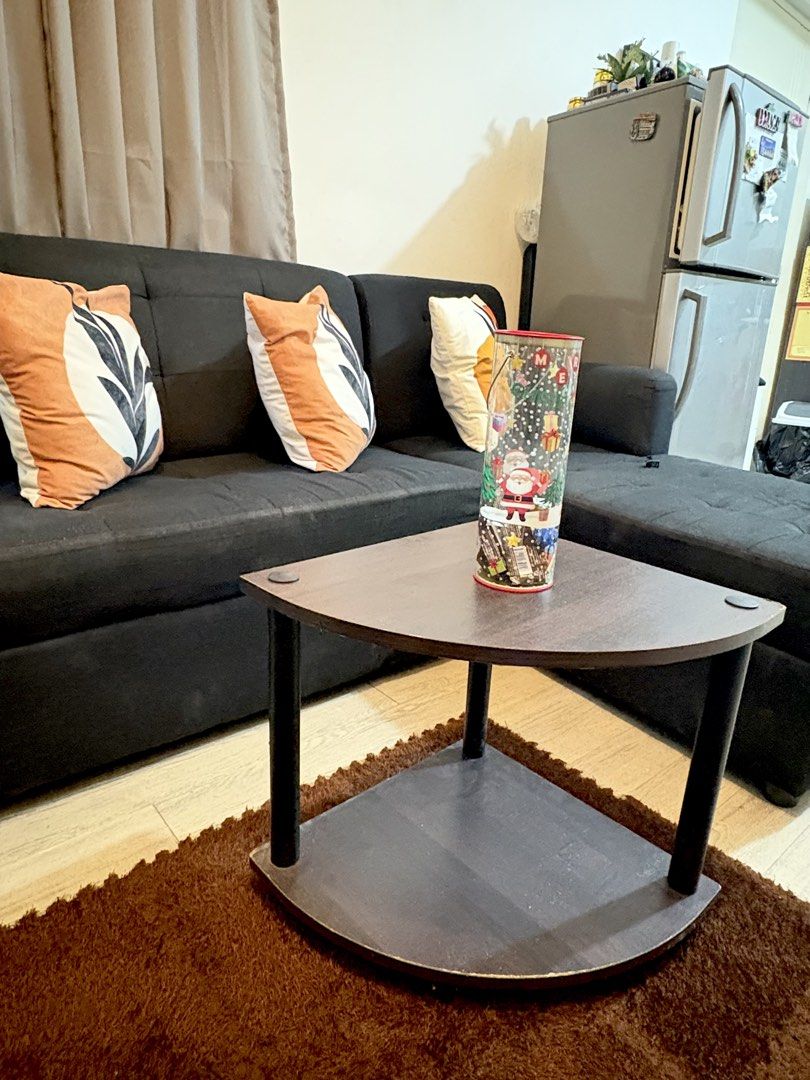 Center Table (Category: Tables & Sets) located in Quezon City. Submitted by mae_iggy (Listing ID 1465787680, Image 2). Description: .