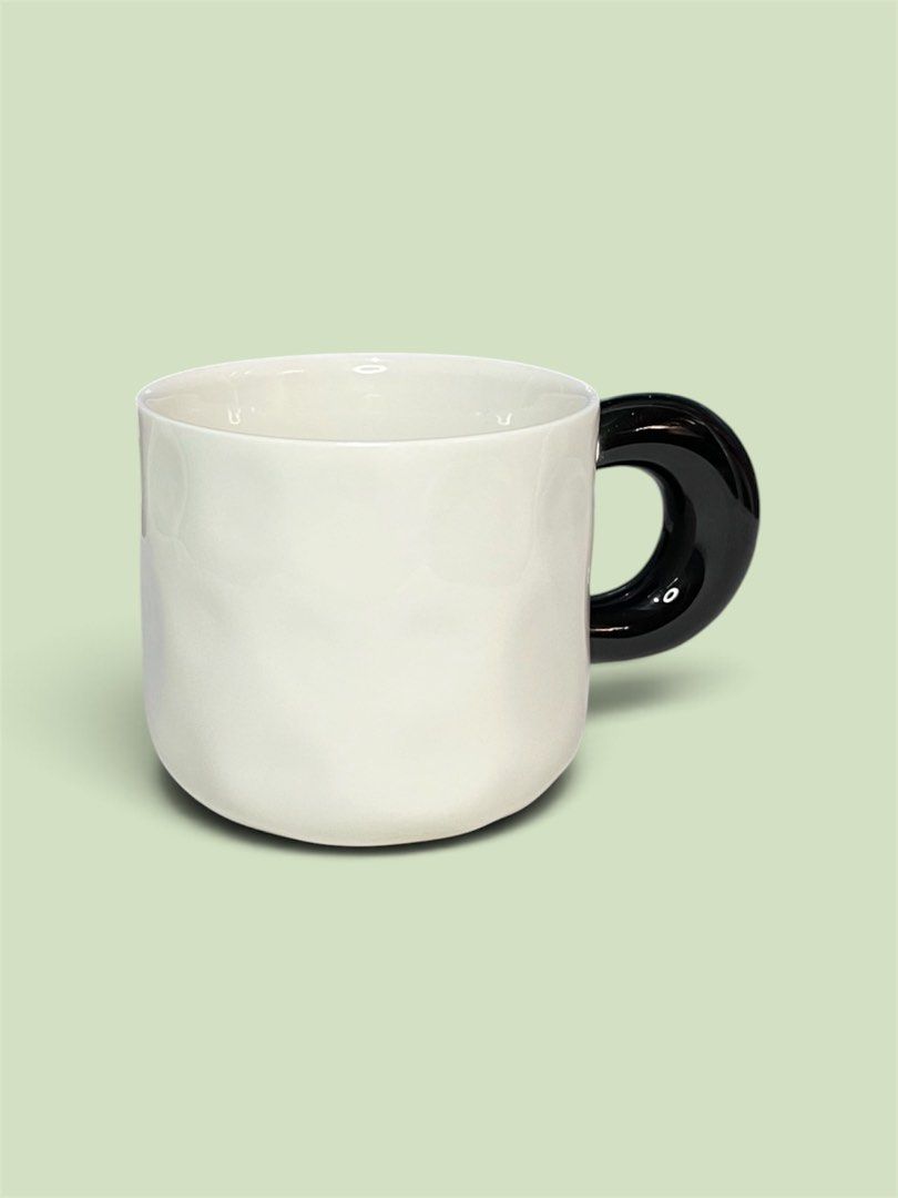 Ceramic mug coffee and tea (Category: Coffee & Tea Tableware) located in Manila. Submitted by sheiiie (Listing ID 1465910838, Image 1). Description: Cute ceramic mug coffee and tea Brand new Quezon City location ship via jnt & lalamove.