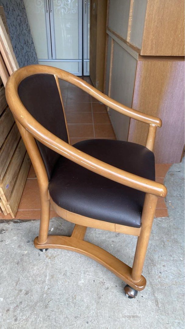 CHAIR with WHEELS‼️ (Category: Announcements) located in Manila. Submitted by nanzkie_2015 (Listing ID 1465863614, Image 2). Description: CHAIR: L21.5 W17 H17;31 inches *w/wheels *leather seat cover.