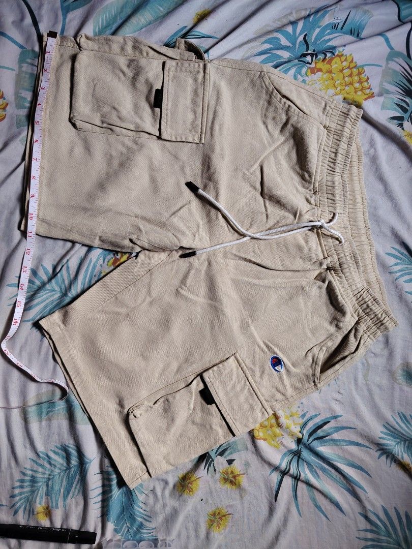Champion Cargo shorts (Category: Shorts) located in Manila. Submitted by livecloud.68f180 (Listing ID 1465760525, Image 1). Description: .