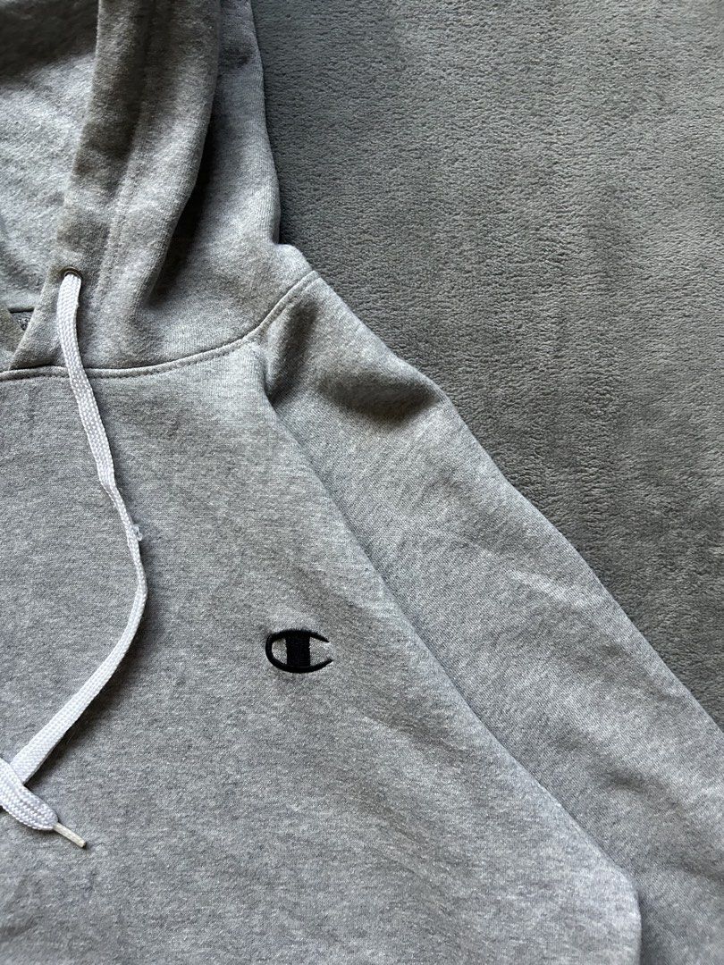 Champion Gray Hoodie (Category: Hoodies) located in Manila. Submitted by wenttttt (Listing ID 1465945468, Image 2). Description: 20.5 x 25 No issue.