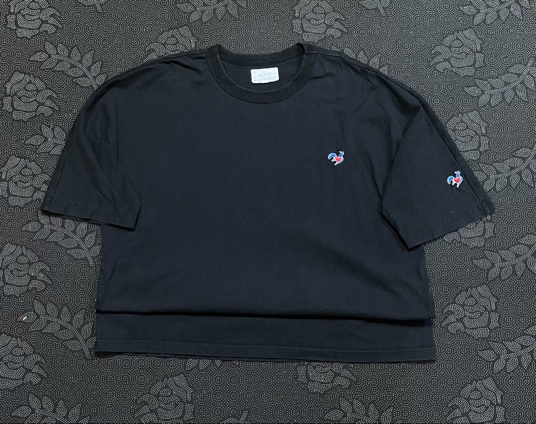 Champion Rooster graphic t-shirt (Category: Tshirts & Polo Shirts ) located in Porac. Submitted by macky.ron (Listing ID 1465795035, Image 2). Description: Length:27.5 Width: 21 Condition: Good Color rate: 8.5 Issue (s): none Complete Tags.