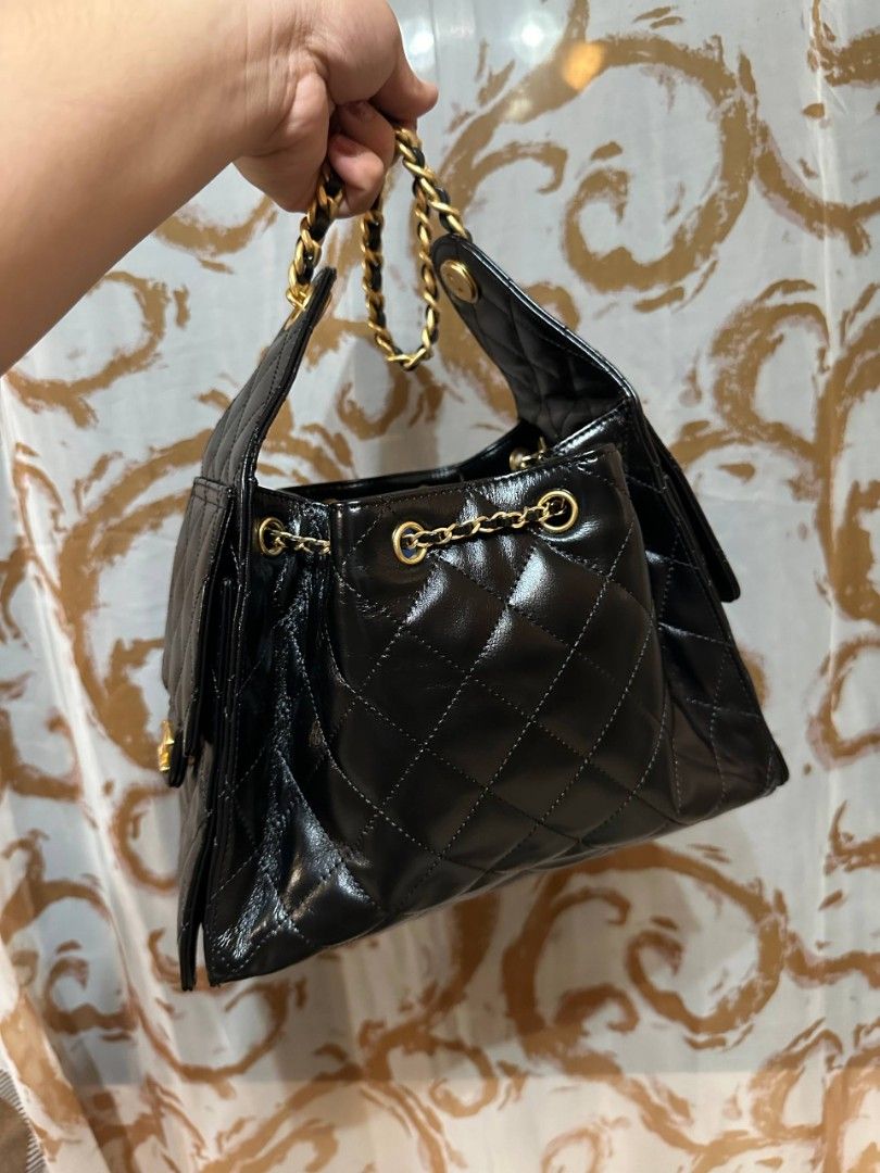 CHANEL 25 FROM JAPAN (Category: Luxury Bags & Wallets) located in Manila. Submitted by tianasmom (Listing ID 1465878240, Image 2). Description: 🇯🇵 FROM JAPAN 💯 GENUINE LEATHER GOLD HARDWARE WITH DUSTBAG MICROCHIPPED IF YOU BAG 3 BAGS, YOU WILL GET ONE FREE BAG.