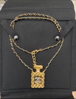 (Category: ) located in . Submitted by so_luxurious (Listing ID 1465899282, Image 1). Description: .