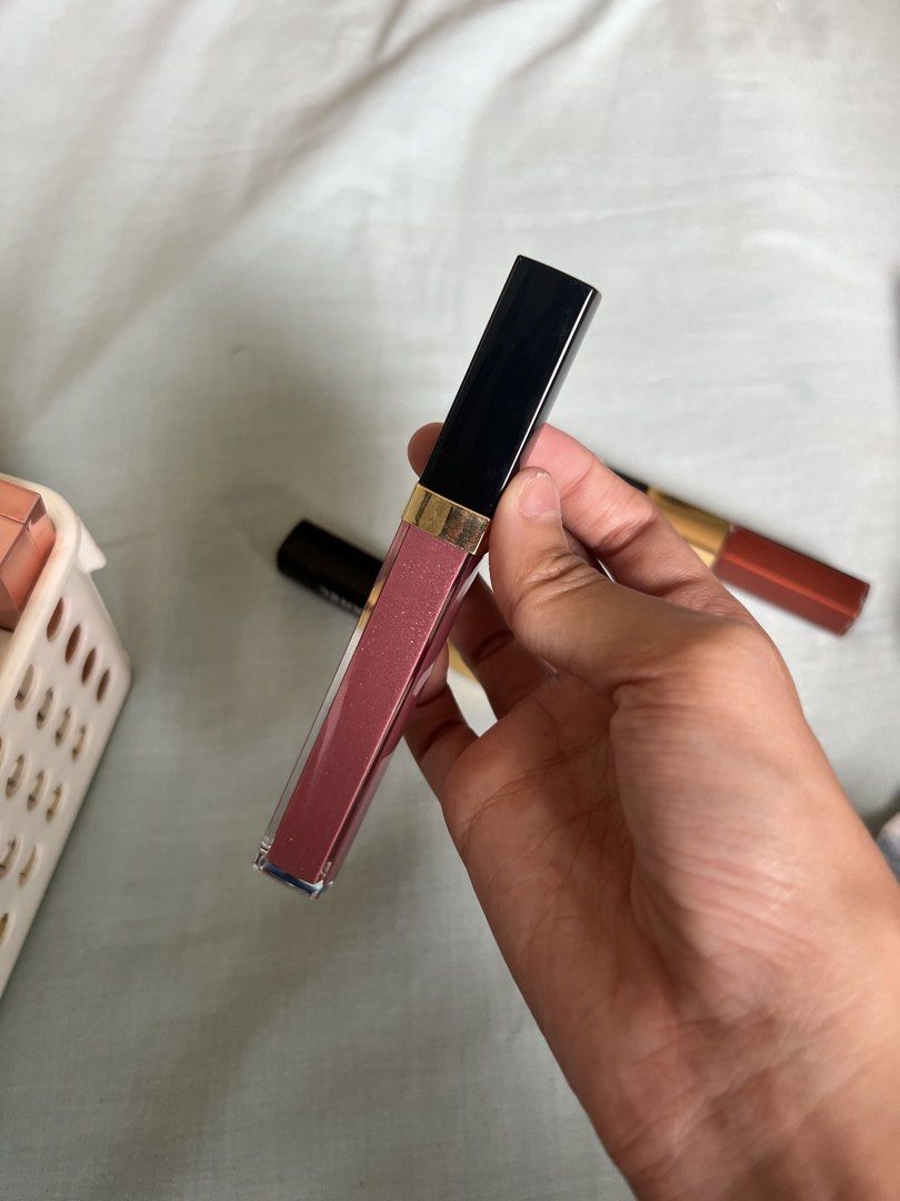 CHANEL ROUGE COCO GLOSS 119 (Category: Makeup) located in Balanga. Submitted by cantreplyherehahahaha (Listing ID 1465788425, Image 1). Description: bnew auth no box.