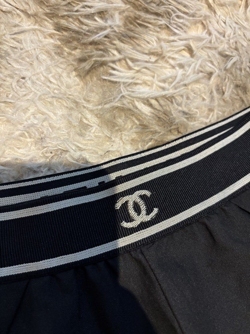 Chanel vintage short (Category: Shorts) located in Quezon City. Submitted by swift_kenjie (Listing ID 1465918788, Image 3). Description: CHANEL VINTAGE SHORTS 🖤✨ Rare & classy CHANEL piece 🤍 Made in Italy 🇮🇹 | Size 40 Iconic CC logo detailing + signature CHANEL waistband ✨ 30-34 waist With two side pocket .
