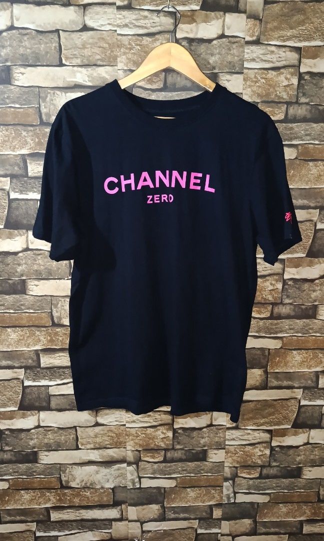 Channel T-Shirt (Off/Legit) (Category: Tshirts & Polo Shirts ) located in Veruela. Submitted by zachysthrift05 (Listing ID 1465908910, Image 1). Description: 22x27 No issues CR: 10/10.