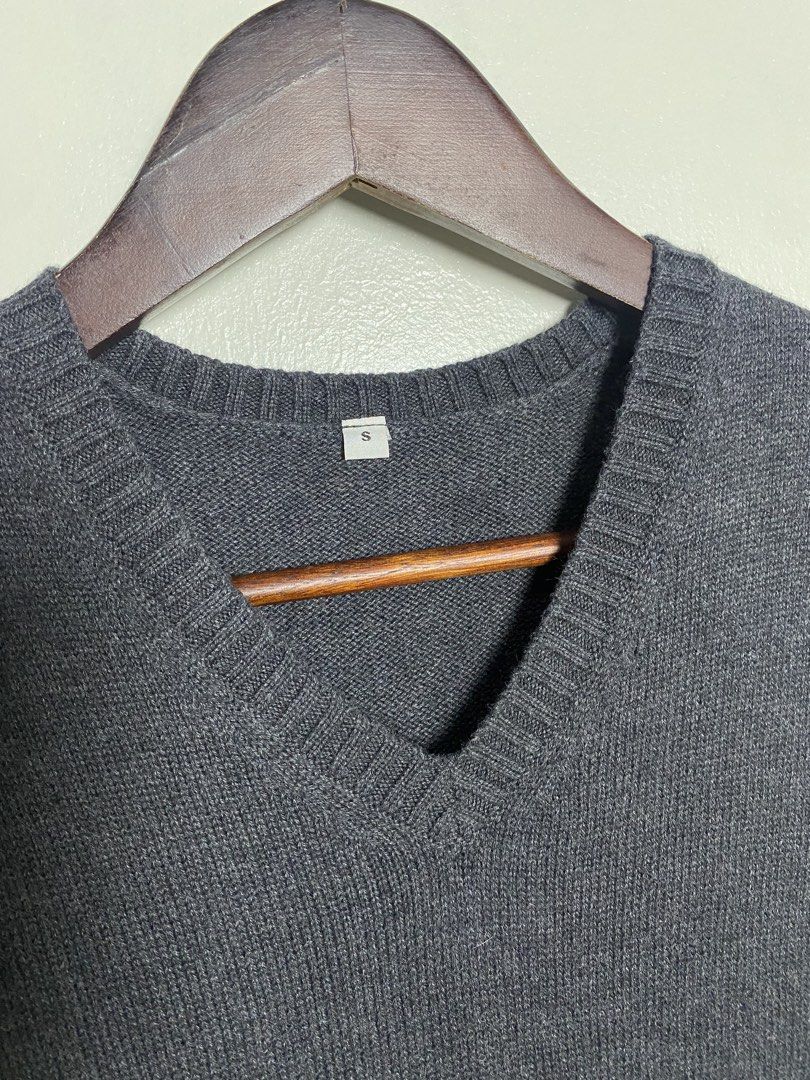 Charcoal gray v-neck vest (Category: Others Tops) located in Makati City. Submitted by indaysukaycloset (Listing ID 1465872226, Image 2). Description: CHARCOAL GRAY V-NECK VEST Brand: Japan brand Size: S on tag - Fits S-M Color: Charcoal Gray / Dark Gray Details: - W-17 L-24 (laid flat, in inches) - V-neck sleeveless knit vest - classic staple - Material: 100% COTTON / COTON - soft, breathable, makapal, high quality knit - Ribbed neckline, armhol
