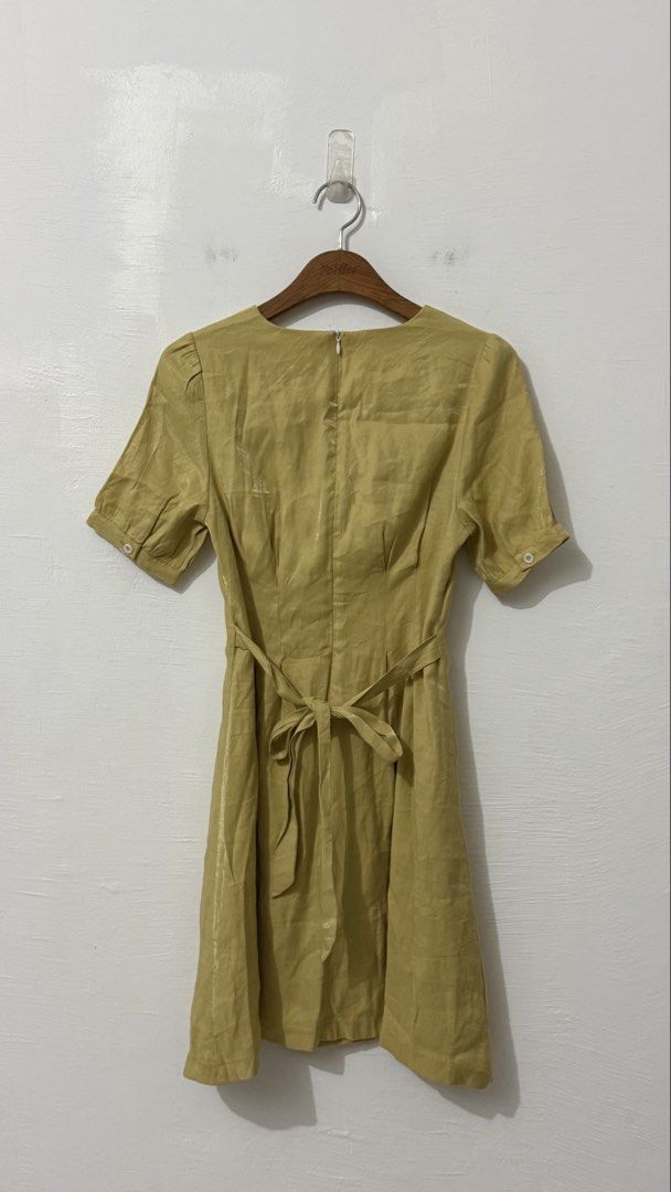 chartreuse short-sleeve mini dress features a V-neckline and a front button placket (Category: Dresses) located in Cordova. Submitted by thedecluterrer (Listing ID 1465899248, Image 3). Description: .