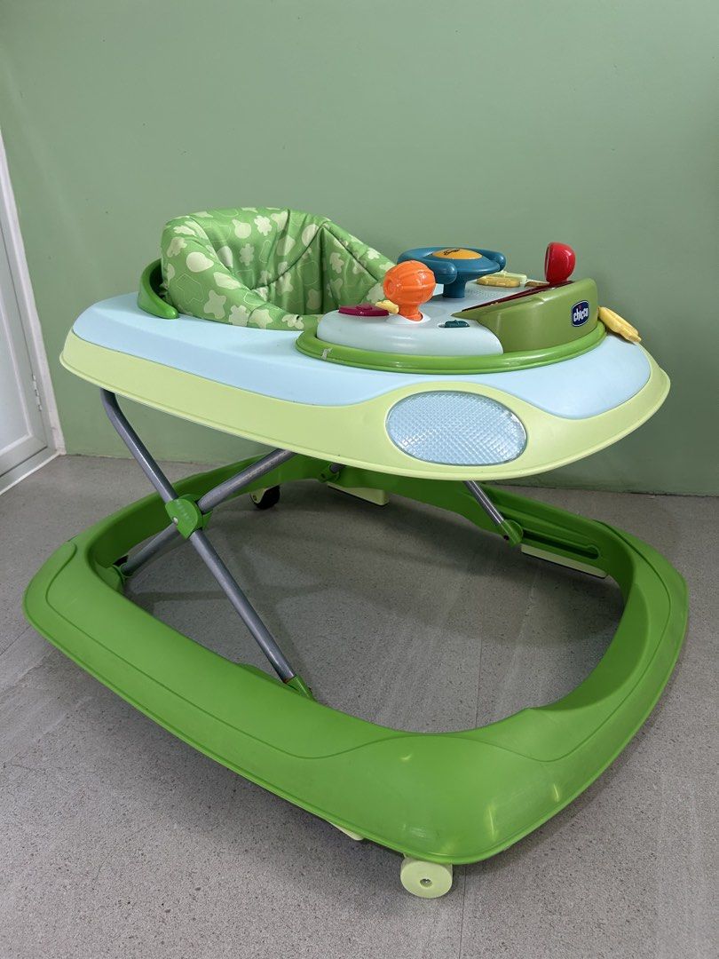 Chicco Baby Walker (Category: Other Baby Bathing & Changing Needs) located in Tagaytay City. Submitted by gelofrancisco (Listing ID 1465926832, Image 3). Description: .