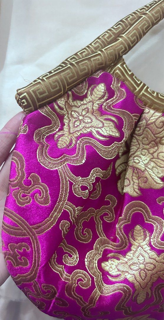 Chinese/Japanese Handmade Hand Bag (Category: Purses & Pouches) located in Makati City. Submitted by cestparfaitvintagejewelries (Listing ID 1465805216, Image 3). Description: .