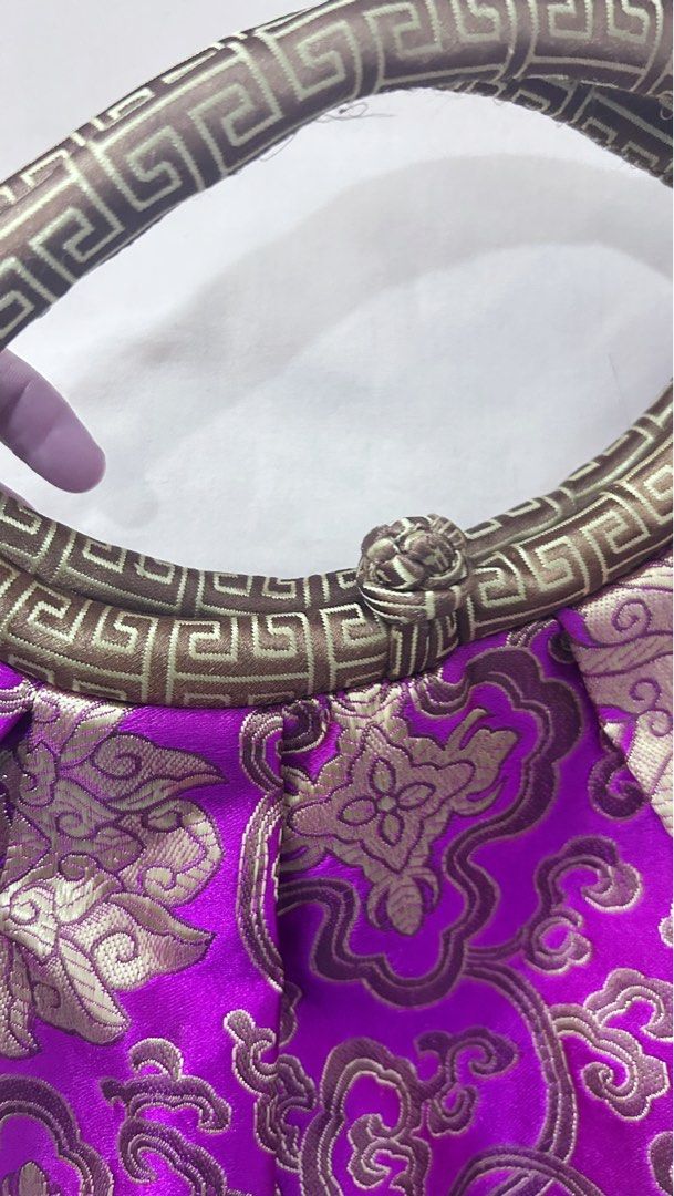 Chinese/Japanese Handmade Hand Bag (Category: Purses & Pouches) located in Makati City. Submitted by cestparfaitvintagejewelries (Listing ID 1465805216, Image 2). Description: .