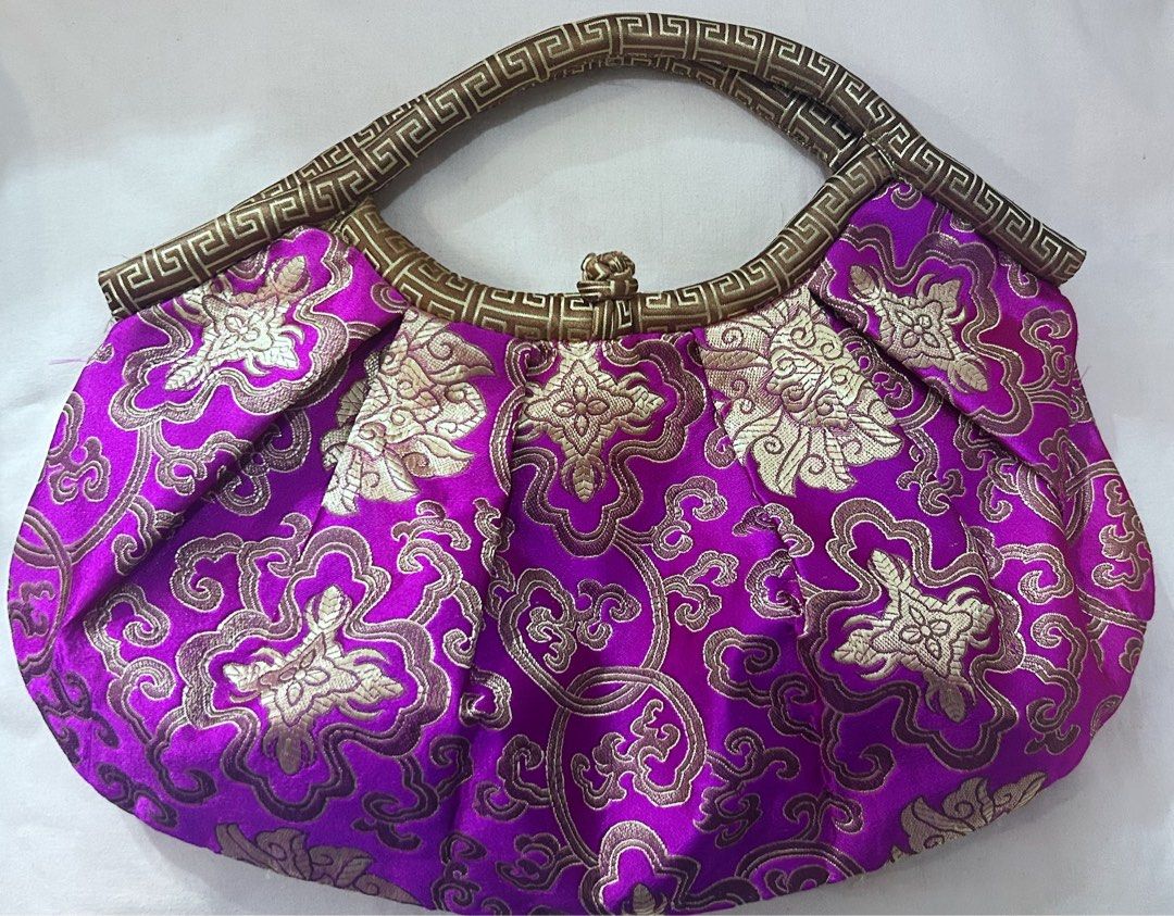 Chinese/Japanese Handmade Hand Bag (Category: Purses & Pouches) located in Makati City. Submitted by cestparfaitvintagejewelries (Listing ID 1465805216, Image 1). Description: .