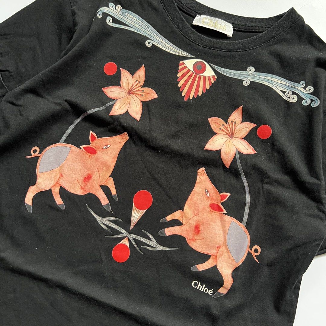 Chloe x Rithika Merchant Painting Tee (Category: Shirts) located in Makati City. Submitted by merto_side (Listing ID 1465823928, Image 2). Description: Chloe x Rithika Merchant Painting Tee Dimes:W20xL26 Issue:none ₱600 +Shipping Fee.