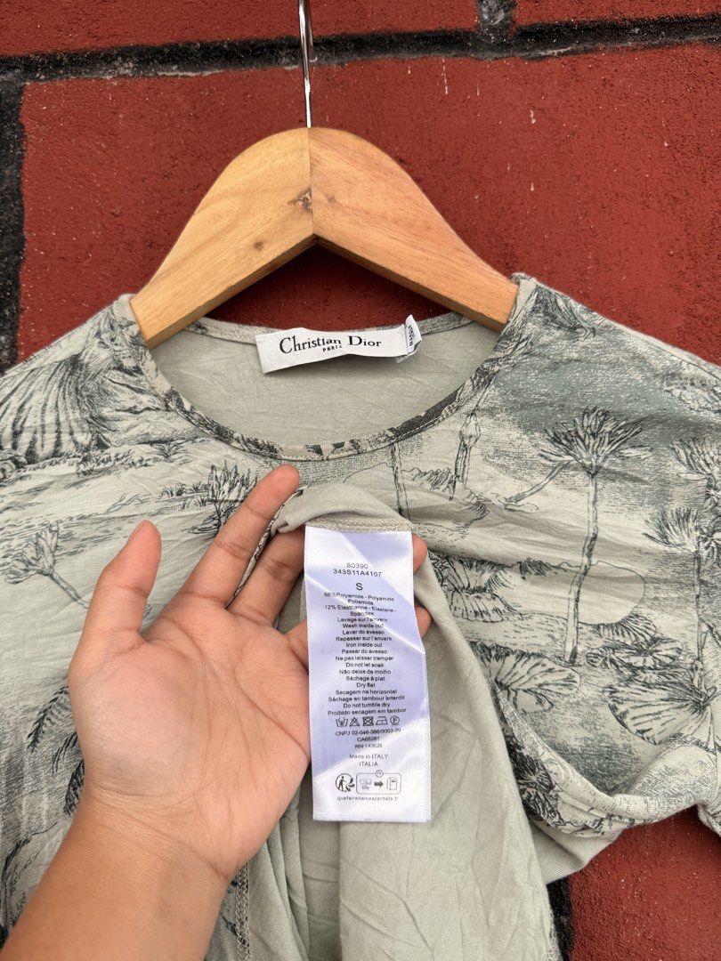 Christian Dior (Category: Luxury Apparel) located in Baguio. Submitted by mardimercredi14 (Listing ID 1465848174, Image 3). Description: 🔥 Christian Dior Dimensions: 15*23 (xs-medium women) Condition: excellent Color Rate: 10 ❌ none.