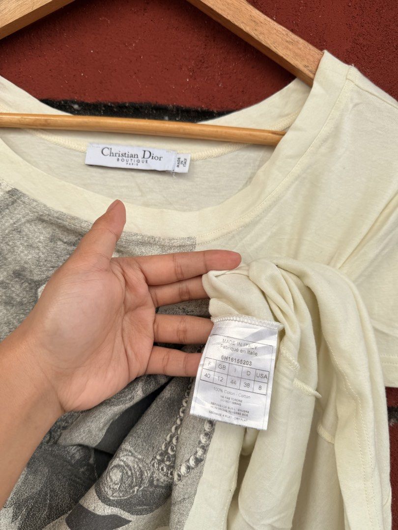 Christian Dior (Category: Luxury Apparel) located in Baguio. Submitted by mardimercredi14 (Listing ID 1465863353, Image 3). Description: 🔥 Christian Dior Dimensions: 19*23.5 Condition: excellent Color Rate: 10 ❌ none.