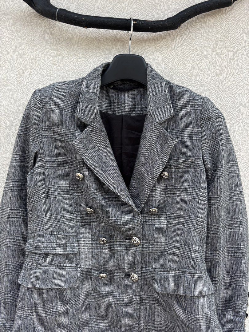 Chrome Hearts Coat (Category: Coats, Jackets and Outerwear) located in Baybay. Submitted by thrift.ed2023 (Listing ID 1465783362, Image 3). Description: Chrome Hearts Coat Large 20x28 No Issue Good as New .