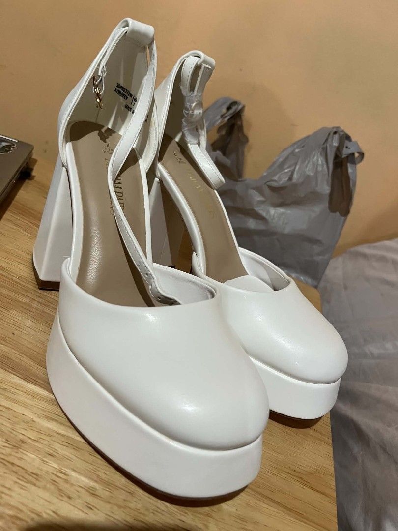 Chunky platform high heels (Category: Heels) located in Pasig City. Submitted by ladythings (Listing ID 1465821251, Image 1). Description: Dream Pairs Size 7US/ EU38 Brand new from US no box.