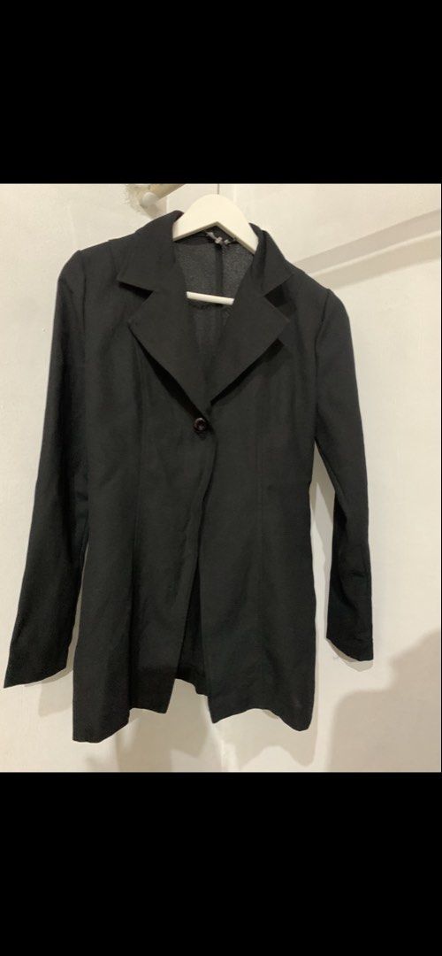 Classic Black Single Button Blazer Jacket (Category: Coats, Jackets and Outerwear) located in Manila. Submitted by spaceshop12345 (Listing ID 1465859064, Image 1). Description: - Color: Black - Style: Single-button blazer with classic lapel collar - Fit: Structured fit with clean tailoring and long sleeves - Fabric: Lightweight and comfortable - Versatility: Easy to style for work or casual everyday wear.