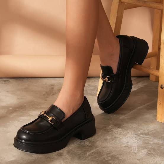 CLN Loafers – Black Cerus (Category: Loafers) located in Caloocan City. Submitted by shehadtogo.ph (Listing ID 1465783068, Image 1). Description: • Good as new, never been used outside • Size 38 • Condition: 10/10 • Comes with original box + shoe cover • 100% authentic Can send more photos/videos upon request. Just DM! 📩.