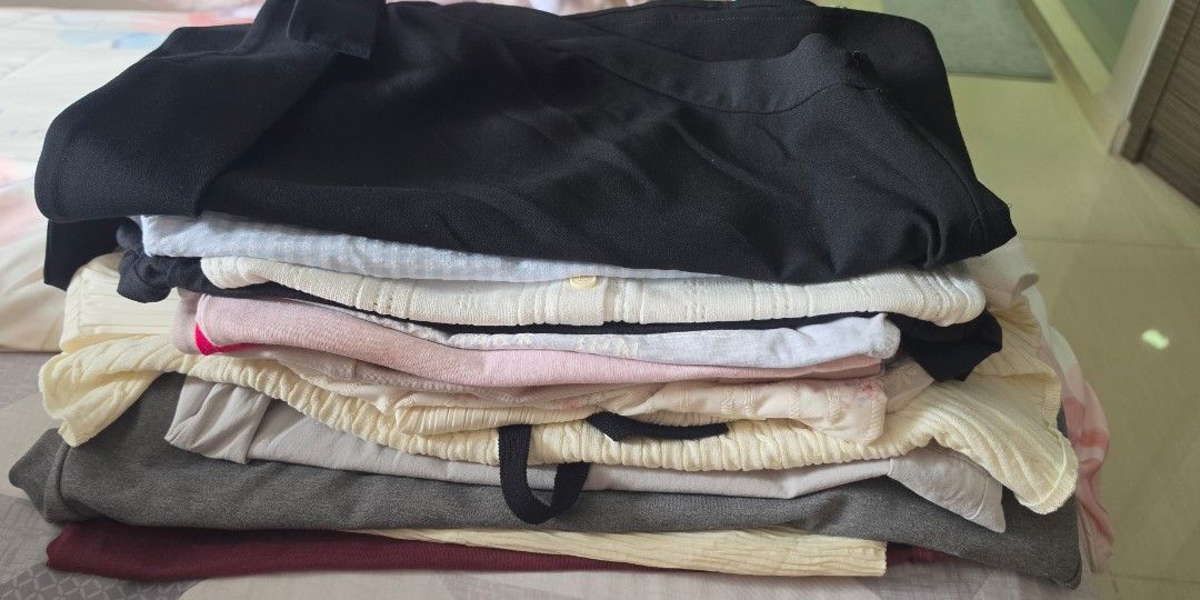 Clothes bundle (Category: Blouses) located in Singapore. Submitted by _lorarose.xx (Listing ID 1465803867, Image 1). Description: clothes bundle for sale all for 20 roughly around 16 pieces. all in s or xs sizes too new to feel a bit to just throw away. pick up only or mail through carousel buy..