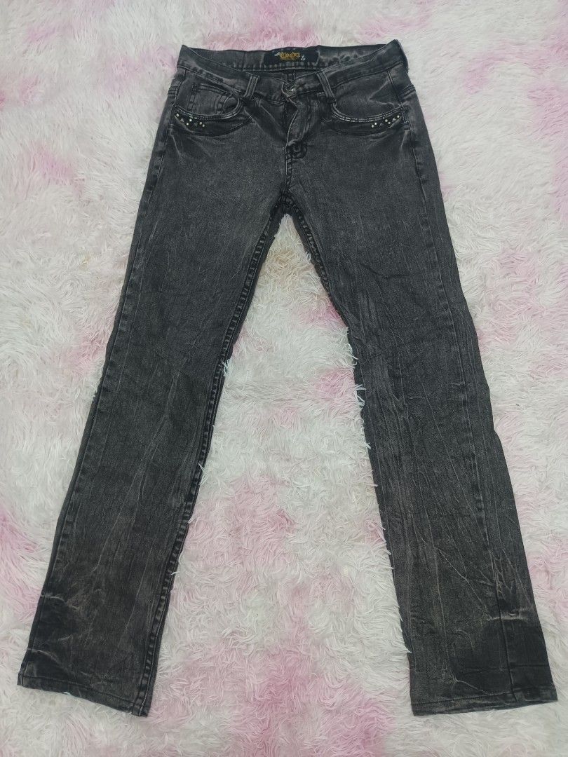 Cloud 72 Black Washed Jeans Size 30 (Category: Jeans) located in Jolo. Submitted by zah-zah (Listing ID 1465784399, Image 1). Description: - Brand: Cloud 72 - Size: 30 - Style: Straight leg, Y2K aesthetic - Color: Dark grey washed - Details: Detailed stitching on back pockets, studded embellishments - Features: Branded button closure and leather patch on back waistband.
