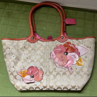 (Category: ) located in . Submitted by _dearvintage (Listing ID 1465863472, Image 1). Description: .