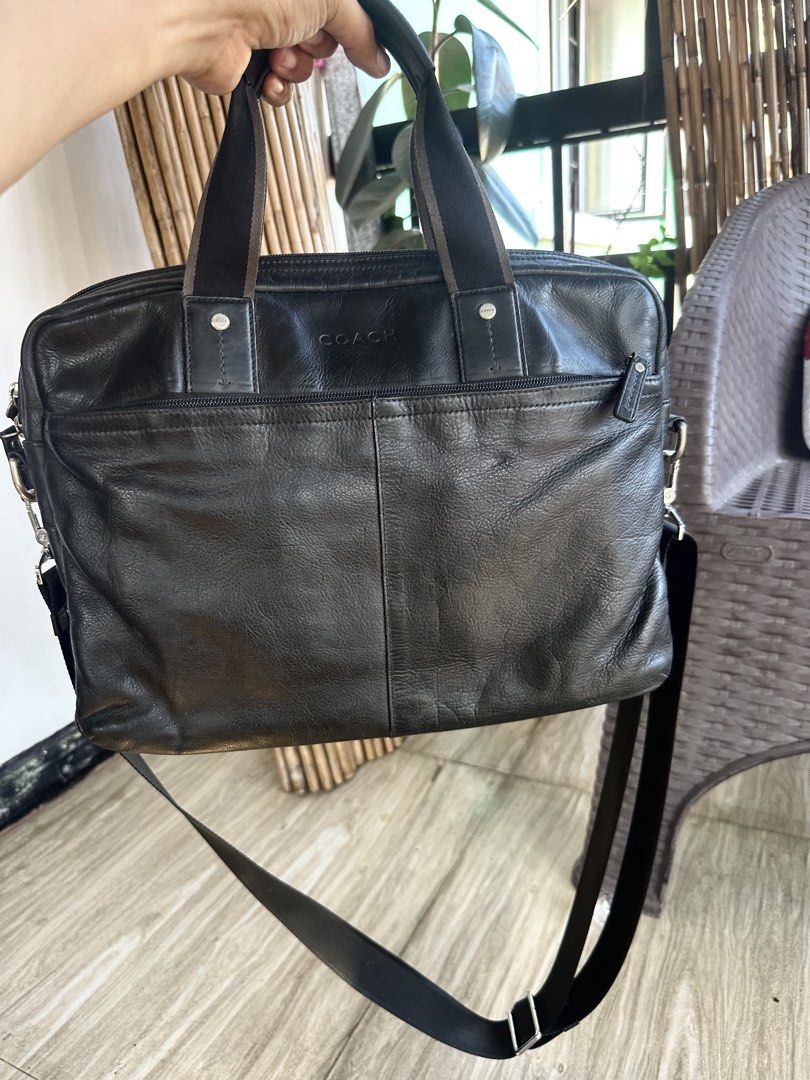 COACH BRIEFCASE F70812 (Category: Luxury Bags & Wallets) located in Cavite. Submitted by pidiyey (Listing ID 1465824532, Image 2). Description: in very good condition replacement strap genuine leather original check pics for reference.